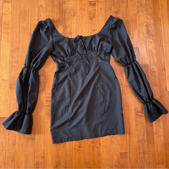 Long Puff Sleeves Square Neck Dress - Picture 11 of 12